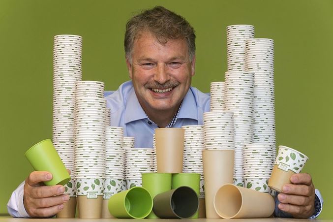 Ritueel onenigheid onderwijzen LIMM introduceert een Nederlandse kartonnen koffiebeker, met een garantie  tot 100% recycling -
